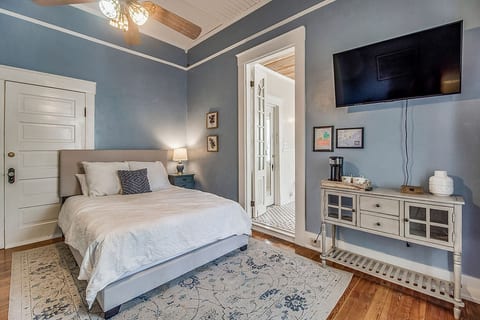 Pensacola • 1BR • Sleeps 2 • Close to Downtown