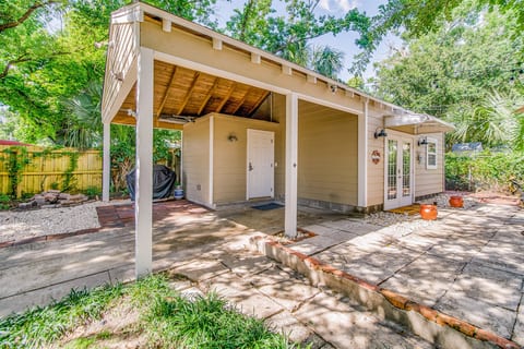 Pensacola sleeps 2 cozy backyard Studio nook in East Hill