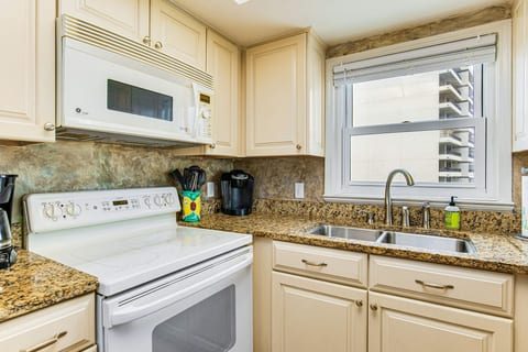 Orange Beach Beachfront Condo 3 Bedroom Sleeps 6 Lei Lani 401
