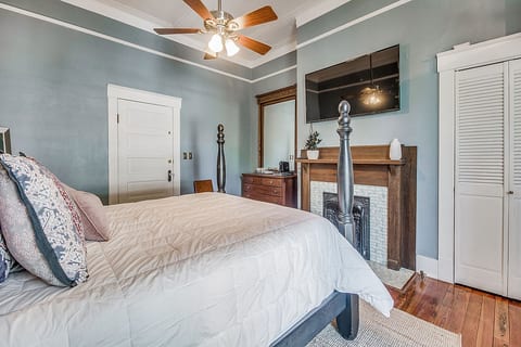 Pensacola 1 Bedroom Sleeps 2 Suite in East Hill