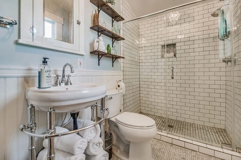 Pensacola 1 Bedroom Sleeps 2 Suite in East Hill