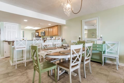 Beachfront • Sleeps 7 • Pool • Family Friendly