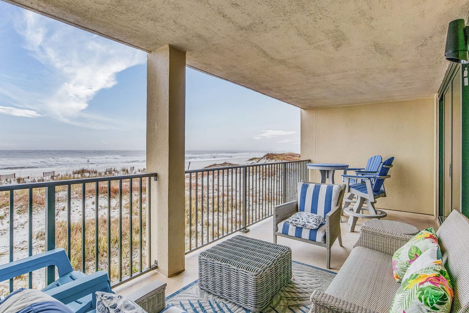 Orange Beach Beachfront Condo 2 Bedroom Sleeps 8 WD 110SW - Orange Beach