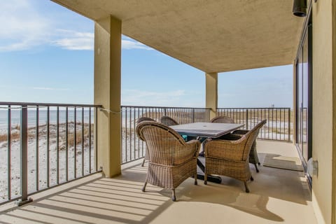 Orange Beach Beachfront Condo 3 Bedroom Sleeps 8 WD112 SW!