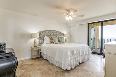 Orange Beach beachfront condo 3 bedroom 3 bath Sleeps 11