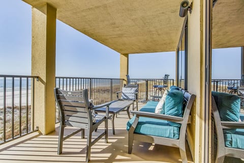 Orange Beach beachfront condo 3 bedroom 3 bath Sleeps 11