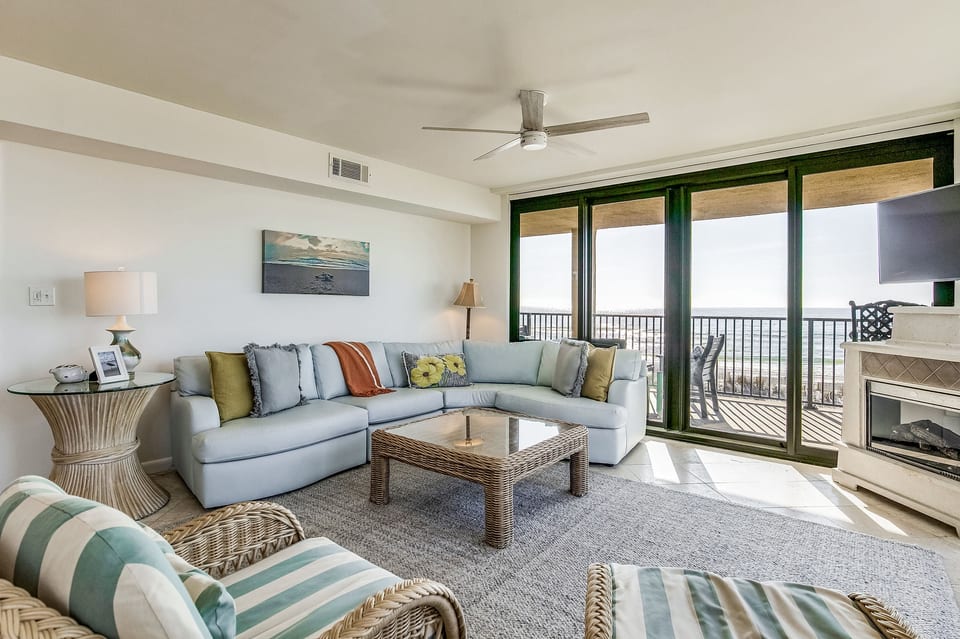 Orange Beach beachfront condo 3 bedroom 3 bath Sleeps 11 - Orange Beach