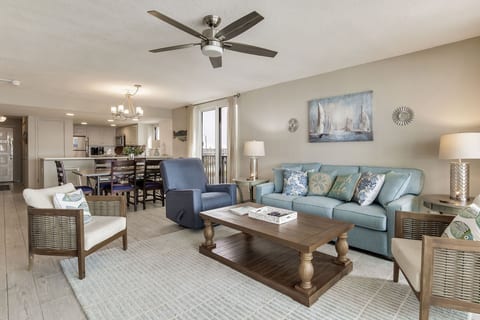 Orange Beach Beachfront Condo 3 Bedroom Sleeps 10 WD301