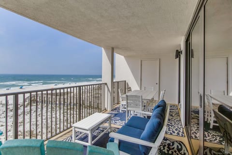 Orange Beach Beachfront Condo 3 Bedroom Sleeps 10 WD301
