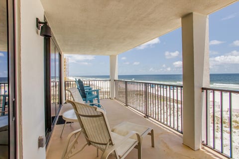 Gulf-Front OB 3BR • Sleeps 10 • Pool • Boat Parking