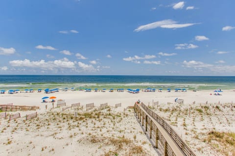 Gulf-Front OB 3BR • Sleeps 10 • Pool • Boat Parking