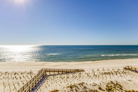Orange Beach Beachfront Condo 2 Bedroom Sleeps 7 WD505SE
