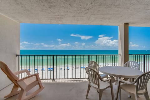 Orange Beach Beachfront Condo 2 Bedroom Sleeps 6
