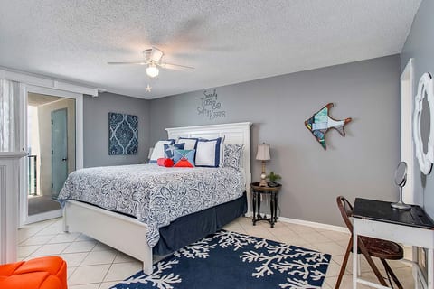 Orange Beach Beachfront Condo 2 Bedroom Sleeps 6