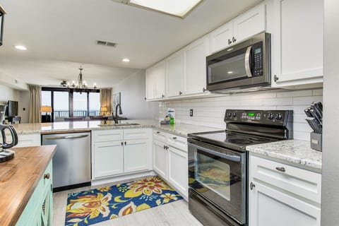 Orange Beach Beachfront Condo 2 Bedroom Sleeps 6 WD604SE