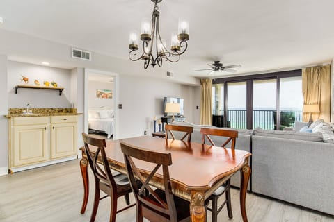 Orange Beach Beachfront Condo 2 Bedroom Sleeps 6 WD604SE