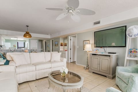 Orange Beach Beachfront Condo 2 Bedroom Sleeps 6 WD708SW