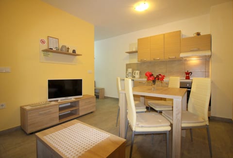 House Castello s velikom okućnicom - Unit 370704-13