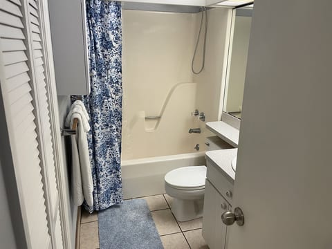 Full Bath with Tub / Shower Combination