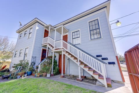 East End Studio • King Bed • Pet-Friendly
