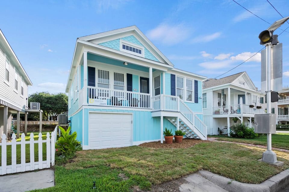 East End Cottage • 2 King Beds • Walk to Beach - Galveston