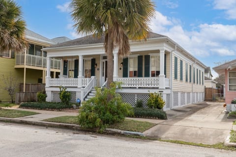 Historic East End Home•3 King Beds•Pet-friendly