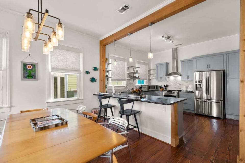 Historic East End Home•3 King Beds•Pet-friendly - Galveston