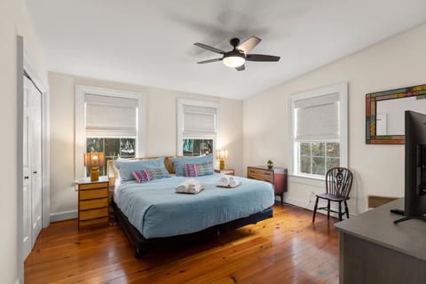 Historic East End Home•3 King Beds•Pet-friendly