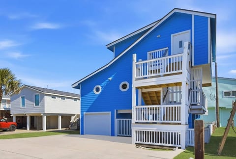 Beachfront Family Retreat | Steps to Sand