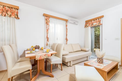 Apartments Mihaela - Unit 47025-61
