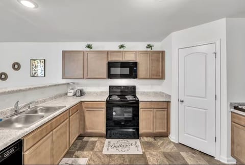 Great Value! New Modern Spacious Home!