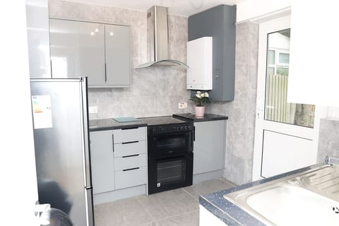 Becontree Retreat - Entire Home