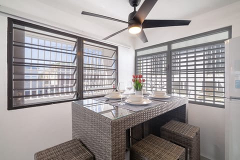 Casa Juno Grand Modern - 3 Bedroom - Walk to Beach