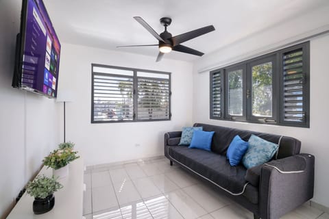 Casa Juno Grand Modern - 3 Bedroom - Walk to Beach