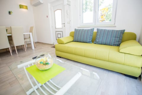 Apartment Birikina 3 s bazenom - Unit 370902-13