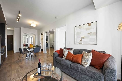 Stylish Downtown Condo w/ City Views Near CN Tower image 2