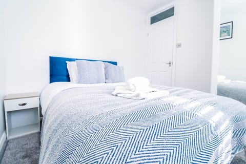 3BR Family Retreat with Free Parking Bexleyheath