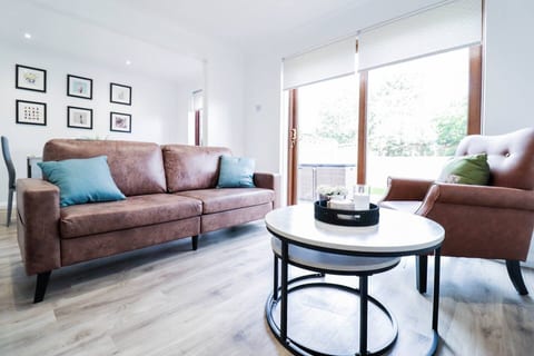 3BR Family Retreat with Free Parking Bexleyheath
