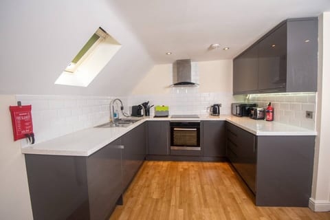 Newly Renovated Sanctuary for 4 in Charlotte House