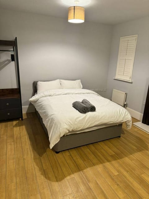 4BR 2BATH Home in Colchester Perfect for Big Group