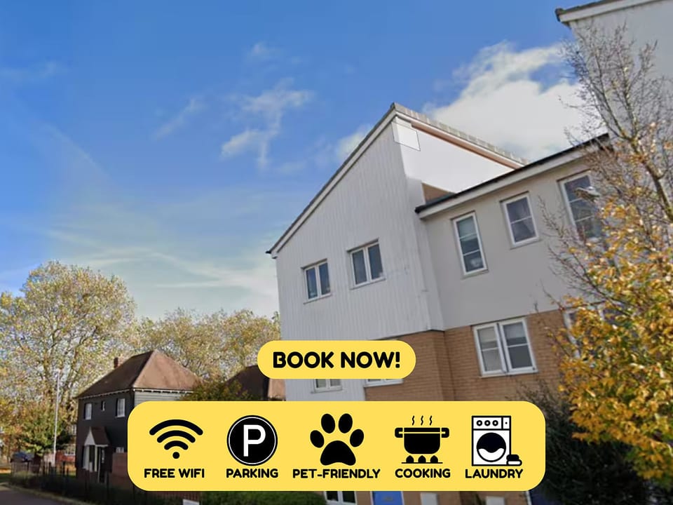 Colchester Retreat: 4BR 2BATH Ample Street Parking - Colchester