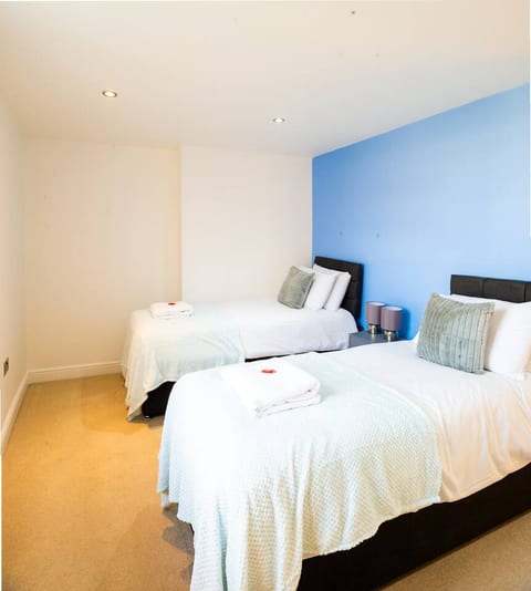 4Bed 2Bath Retreat Perfect for Workers Big Groups