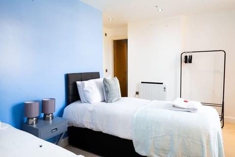 4Bed 2Bath Retreat Perfect for Workers Big Groups
