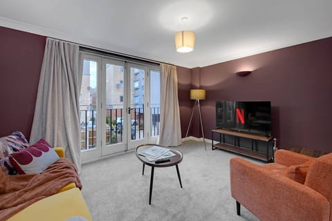 Harland Haven: Spacious 4BR House in Ipswich