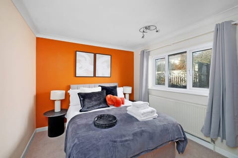 Newly Renovated 3BR House Perfect for Families or Contractors