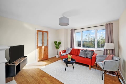 Newly Renovated 3BR House Perfect for Families or Contractors