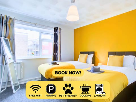 Hull Haven: 4Bed 2Bath with FREE Parking Sleeps 8