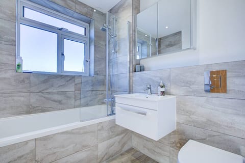 Durham Work & Rest Lodge Sleeps 8 4Bed 2Bath