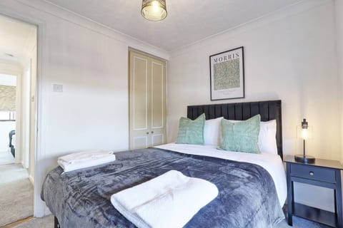 4BR 2BATH House with FREE Parking in Rivenhall