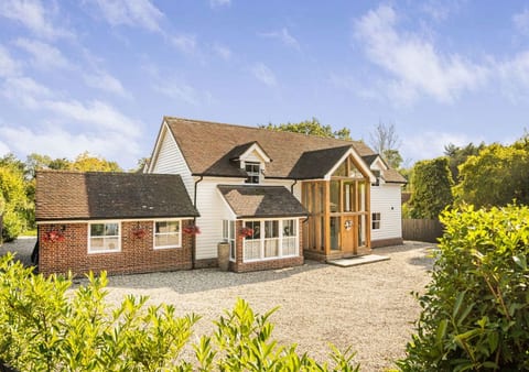 Mayrose House: 6BR 4BATH Luxe Spacious Retreat